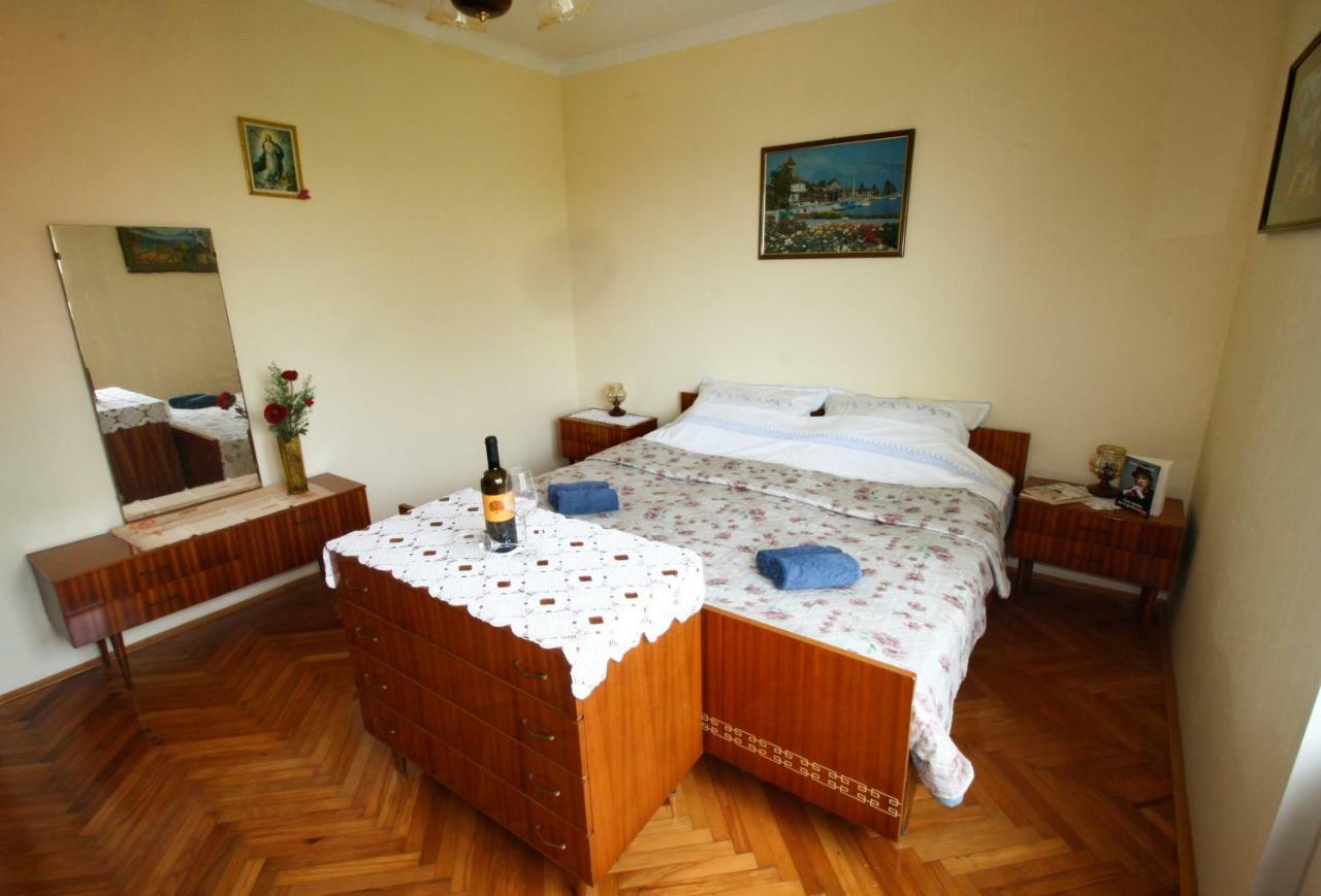 Apartment Persich Pula Exterior photo