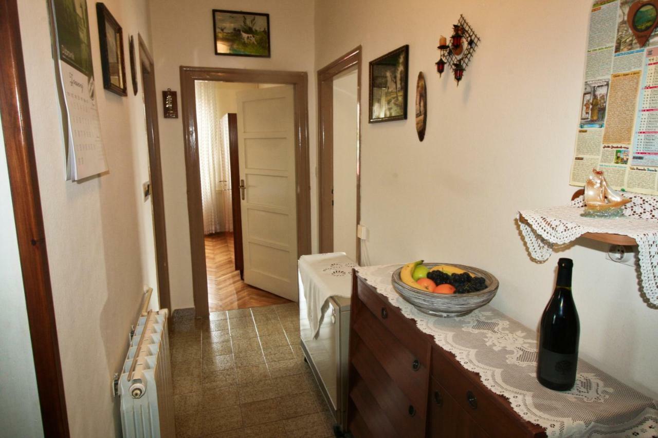 Apartment Persich Pula Exterior photo